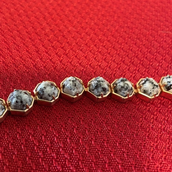 Kendra Scott stone bracelet in gold setting - Picture 5 of 5